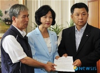 비정규직법 관련 한국노총-민주노총 공동서한 전달
