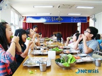 영동 미봉초 생태텃밭 일궈 점심은 초록잔치