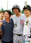 한(恨)연예인야구단 경기 후 기념사진!