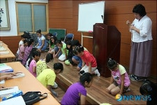 사천 완사초교, 忠과孝 공자님께 배웠어요