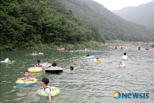 연천 동막골유원지서 무더위 잊는다