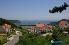 환상의 커플로 인기를 끌었던 남해군 삼동면 독일마을 전경