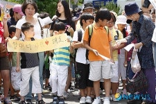 마음을 나누는 수요시위 참석자들