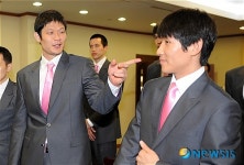 동근이는 아직도 군인정신이...