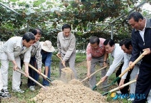 친환경 농장 방문한 이명박 대통령