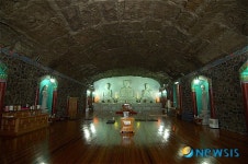 8월의 가볼만한 곳-동양최대 동굴법당 일붕사 대웅전