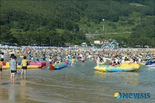 남해 상주은모래비치 등 피서객 물결