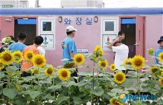 여자화장실 앞에서 괴로운 남자