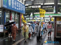 6박 7일간의 일정으로 제주 도보순례 나선 강정마을 주민들
