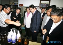 곽승준 미래기획위원장, 진천 민속주 생산업체 방문