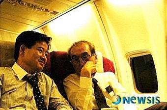 <김대중전대통령서거>정동영-김기남 비서의 4년전 다정한 모습