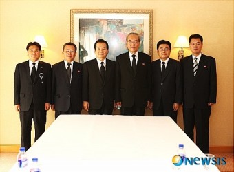 민주당 정세균 대표 김기남 조선노동당 중앙위원회 비서 면담