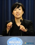 브리핑하는 김은혜 청와대 대변인