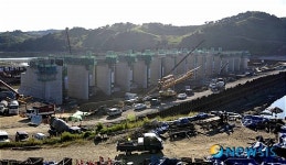 공사중인 군남홍수조절지