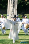 춤판 벌이는 양반