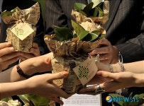 장기기증 시민에게 전달되는 생명나무