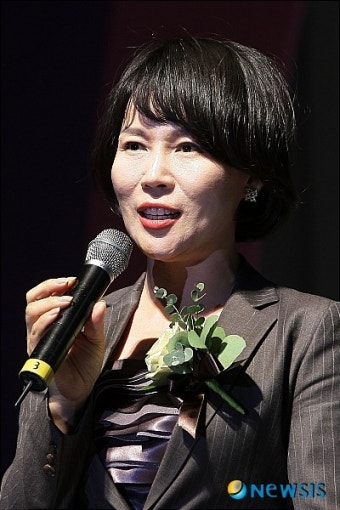 축사하는 전현희 민주당 국회의원