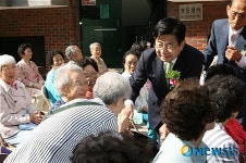 강남구청장 세심경로당 개관식 참석