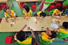 오늘 새참은 맛있는 국수예요