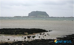 10월의가볼만한곳-제주 올레 종달리해변과 일출봉