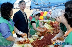 <소식>김해시 새마을부녀회 등 소외계층에 사랑 전달