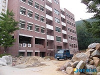 안양신성고, 학기중 공사 성남여고 참사 재발 우려
