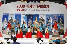 성황리에 폐막한 아세안 문화축제