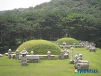 돌곶이역에서 열리는 세계유산 의릉 사진 특별전