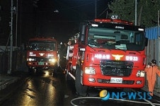 농자재보관용 비닐하우스 화재로 긴급 출동한 강동소방서