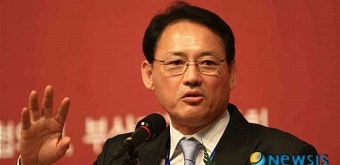 격려사하는 유인촌 장관