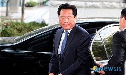 검찰에 출두하는 노재영 군포시장