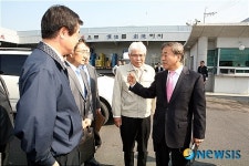 매곡산단 찾은 이재오 위원장