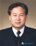 명예 퇴임한 진도군청 김희수 과장