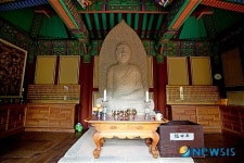 11월의가볼만한곳-도갑사 미륵전 석조여래좌상