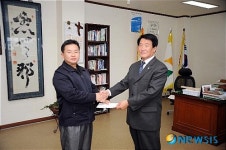 화천, 한의원 원장 1000만원 장학금 기탁