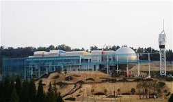 위용 드러낸 창원과학체험관