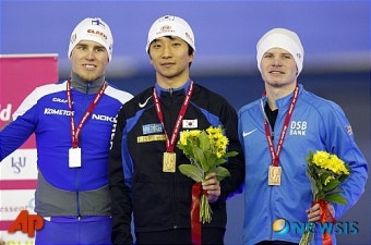 <빙속월드컵>이규혁, 남자 500m 금메달