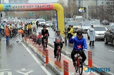 김흥국과 자전거 전용도로 개통 축하  대행진