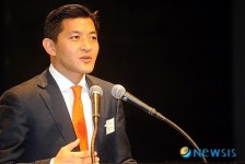 축사 하는 홍정욱 의원