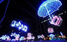 청계천은 성탄축제 중