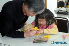아동 눈높이에 맞춘 김종간 김해시장