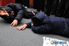 전일상호저축은행 정상화 정치권과 도에서 도와 살려주세요