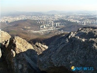 광교산에서 바라본 수지구의 아파트촌