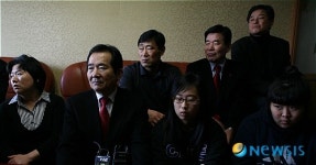 시민들의 의견 듣는 정세균 대표