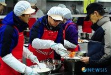 정성을 담는 배식봉사