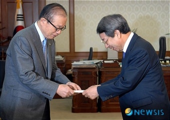 정운찬 국무총리 적십자 특별회비 전달