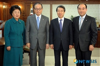 정운찬 국무총리 적십자 특별회비 전달