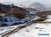 금강산 가는 길의 설경