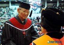 서울사이버대학교 최고령 졸업생 김규대 씨