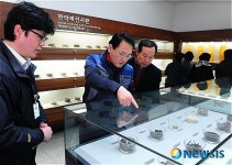 유인촌 장관, 한방휴양관광지 한약재전시관 방문